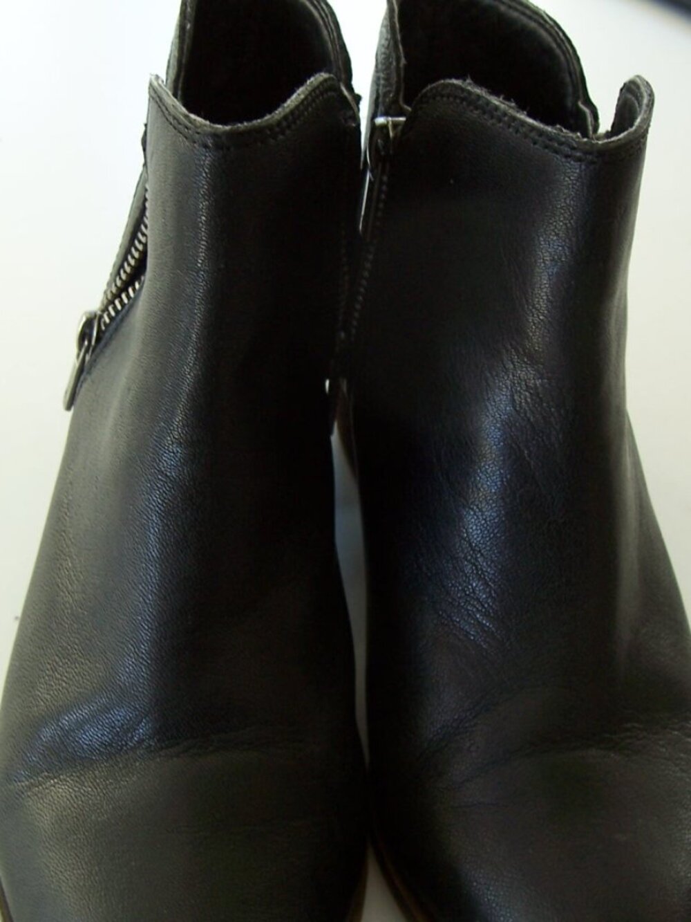 Lucky Brand Black Leather In  Vert Good Condition Size 8
